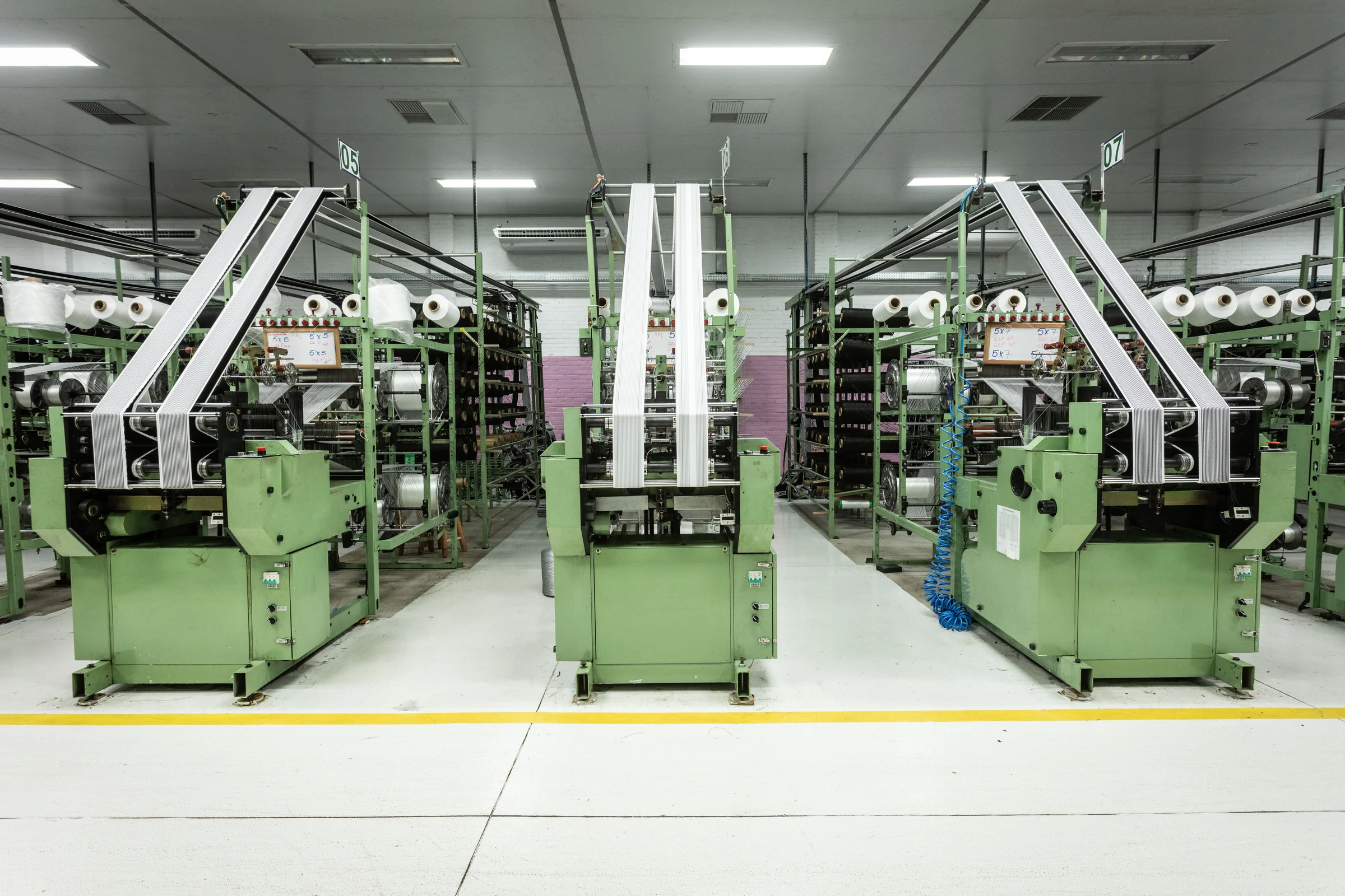 Vista ampla da linha de produção da Vedugal